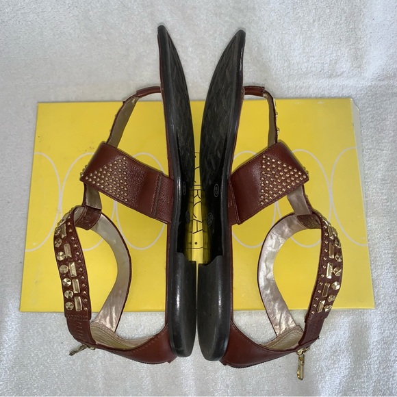 Women’s 8M CIRCA Joan & David SUMMERFUN Dark Brown Leather Aztec Studded Sandals - Picture 7 of 15